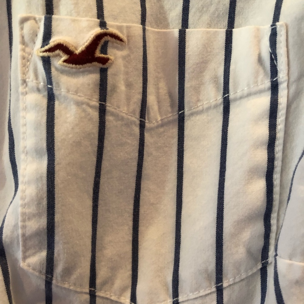 HOLLISTER PINSTRIPE BUTTON DOWN Size Small - Picture 5 of 6